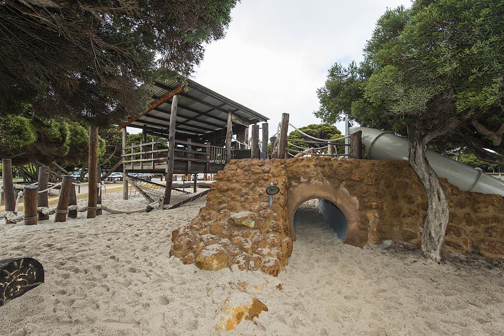 Yallingup Beach Resort Bagian luar foto