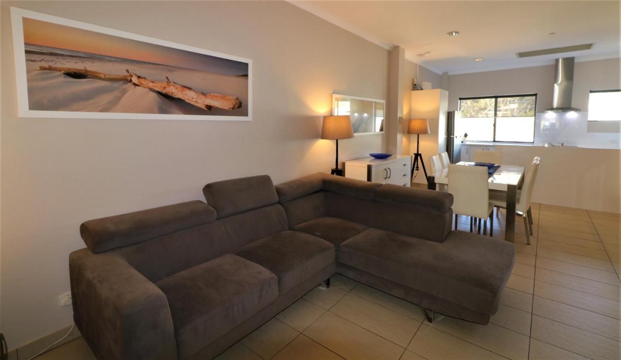 Yallingup Beach Resort Bagian luar foto